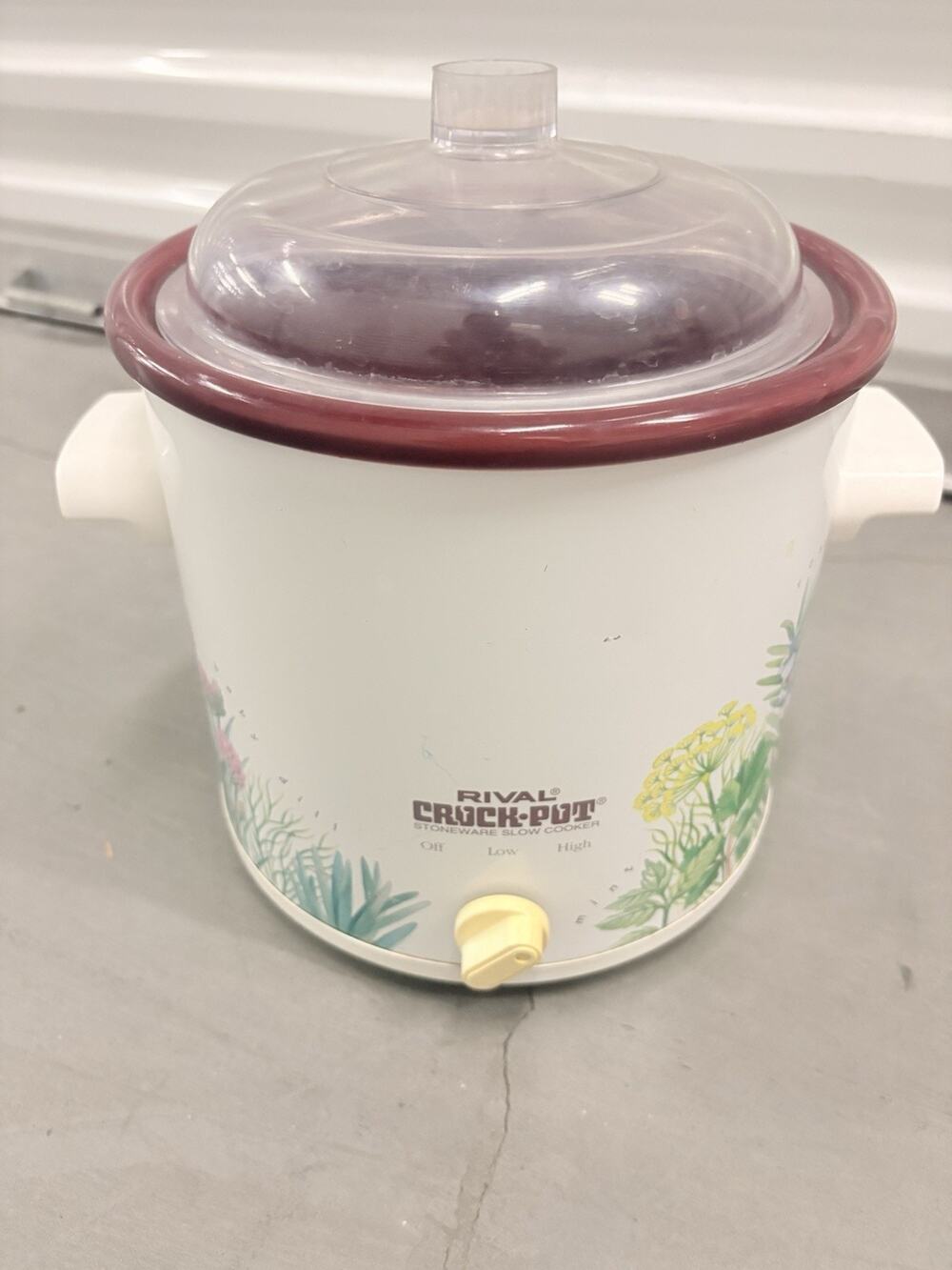 Vintage Rival Crock Pot Model 3150 3.5 Quart Herbs Design Red Slow Cooker